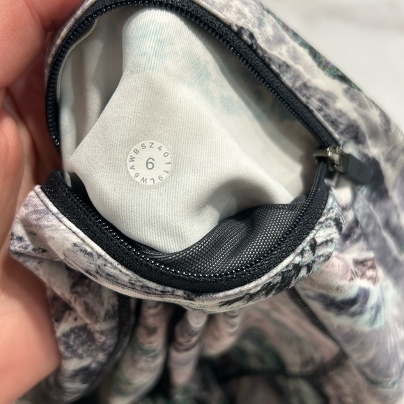 Lululemon Speed Up Crop *21" - Picture 7 of 7